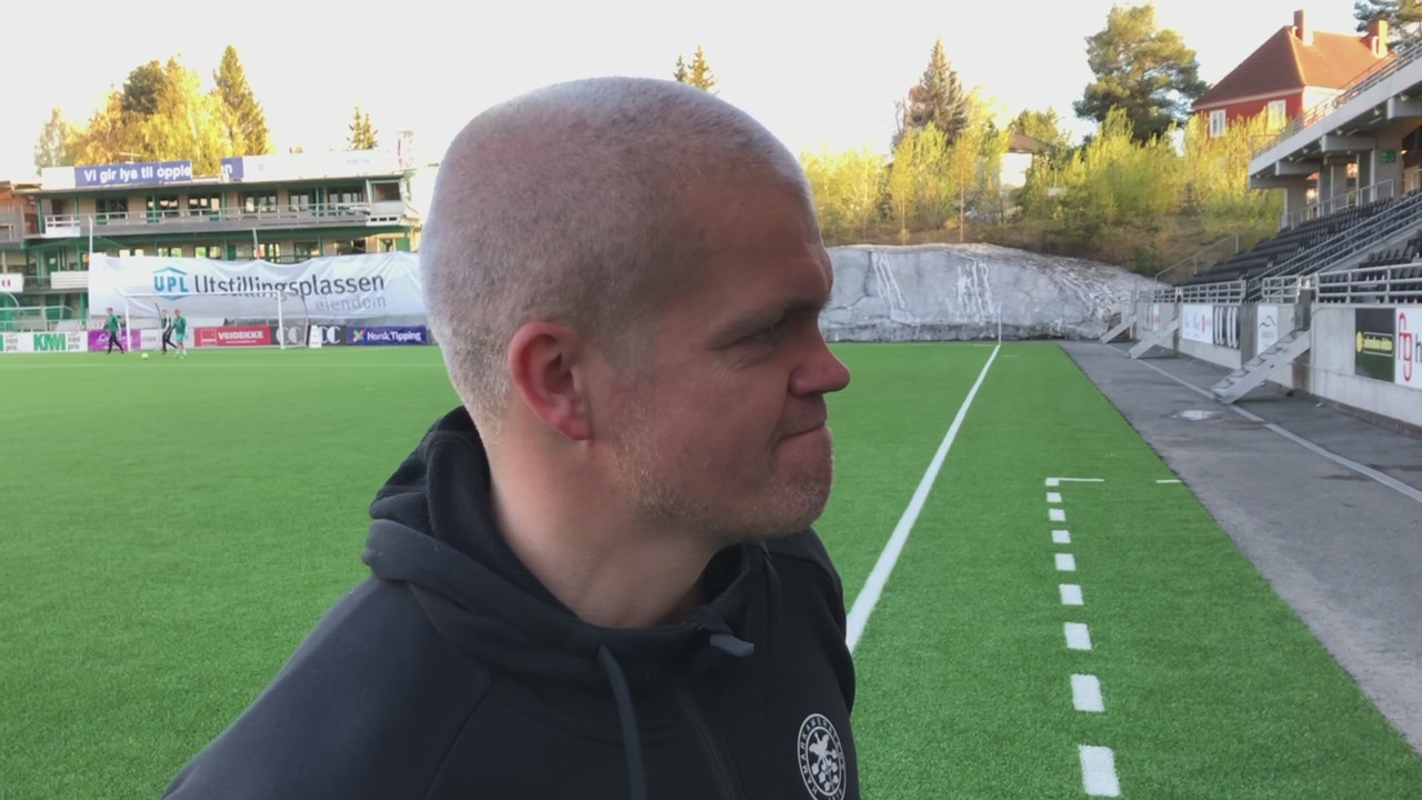 Helstrup: - For feige med ball